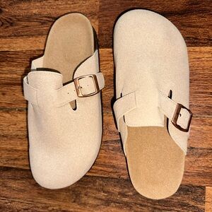 Beige Suede Buckle Slip-On Sandals size 39 (#49)